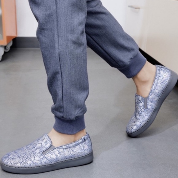 vionic avery metallic